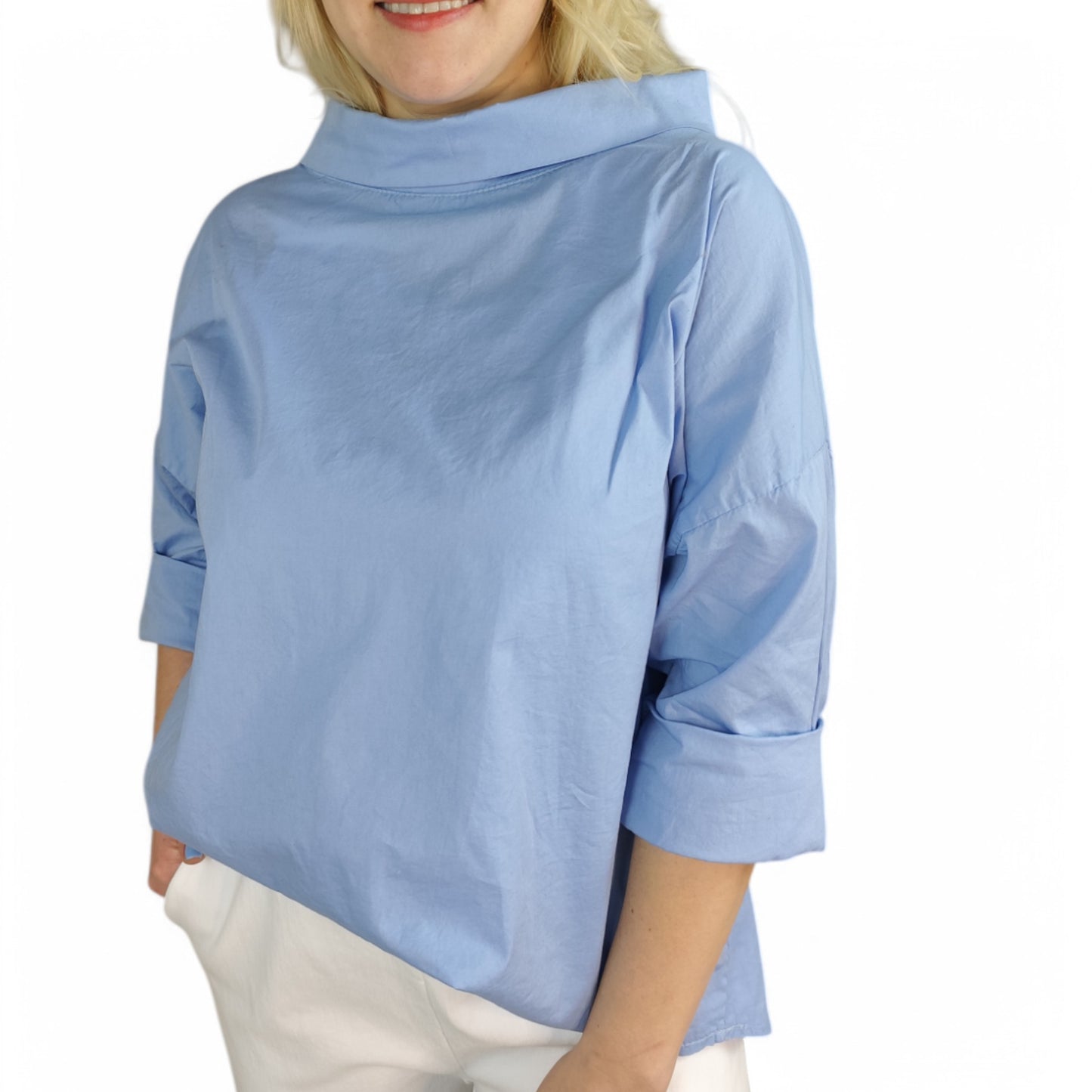 Bluse mit Kragen in Hellblau