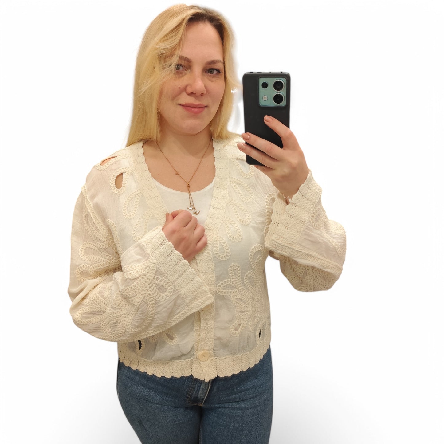 Strickjacke im Häkellook in Beige
