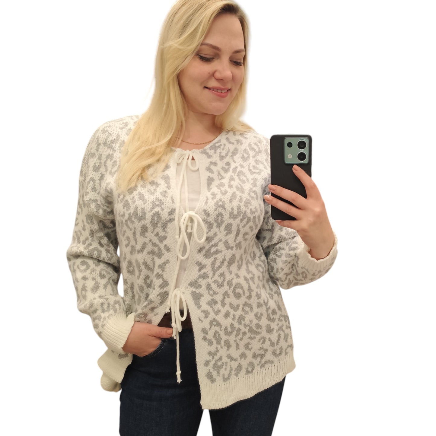 Strickjacke zum Binden mit Leomuster in Grau-Weiß