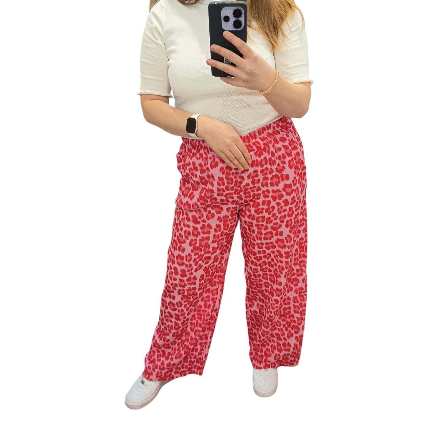 Musselin Hose mit Leomuster in Rosa-Rot
