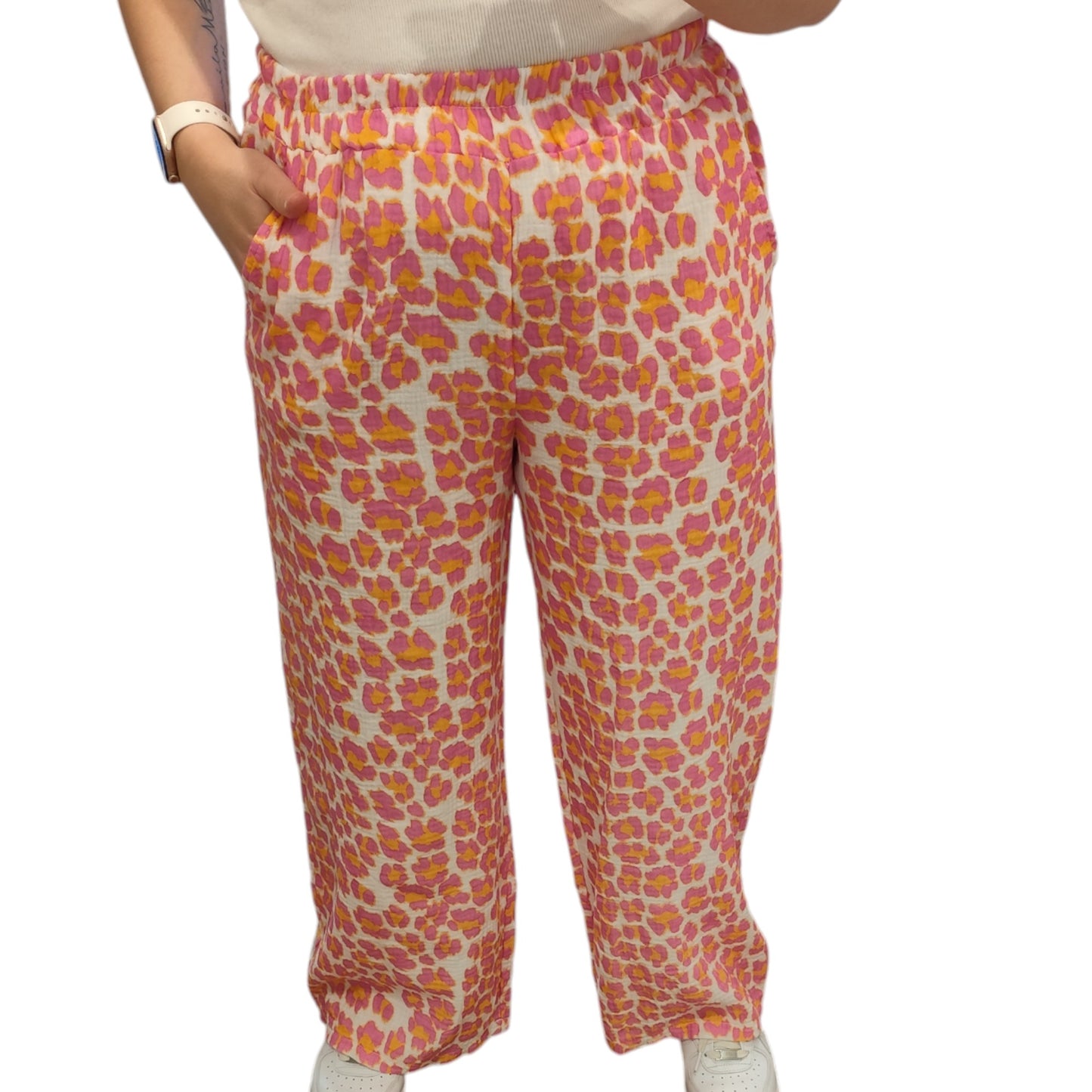 Musselin Hose mit Leomuster in Orange-Pink