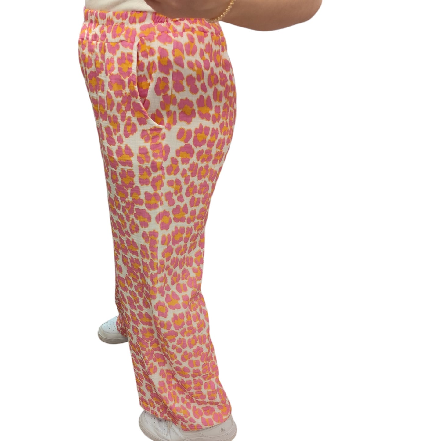 Musselin Hose mit Leomuster in Orange-Pink