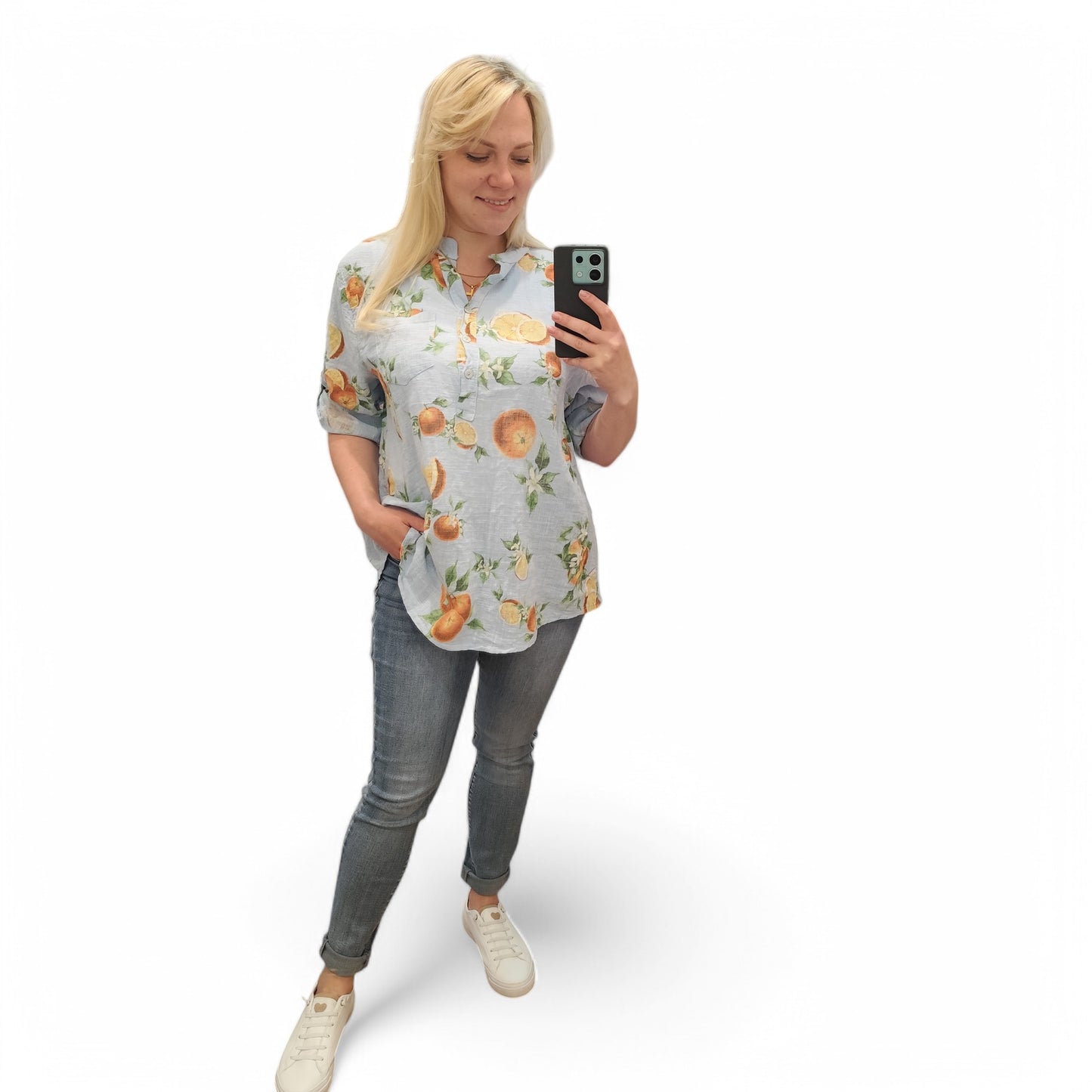 Bluse mit Orangen in Hellblau