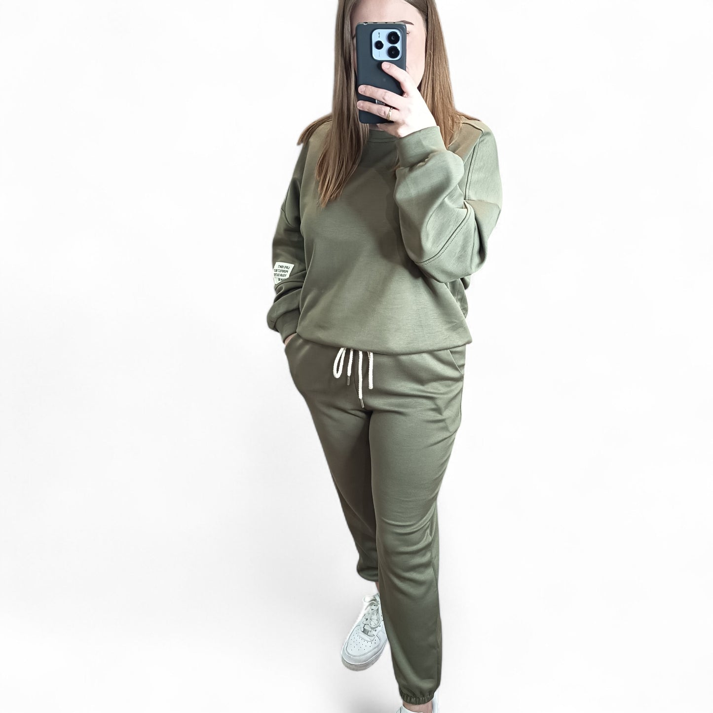 langärmliger Jogginganzug/ Jogging Zweiteiler in Oliv