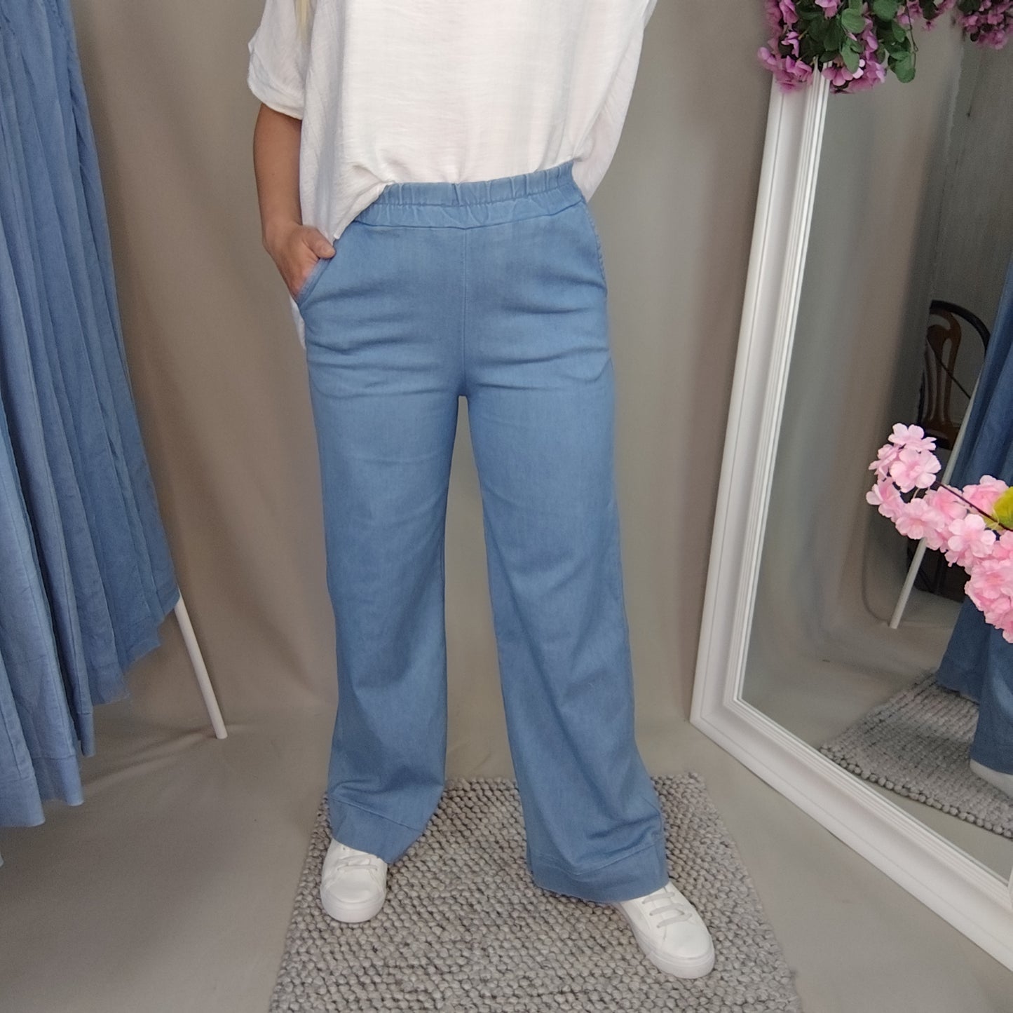 Weite Hose in Denimblau