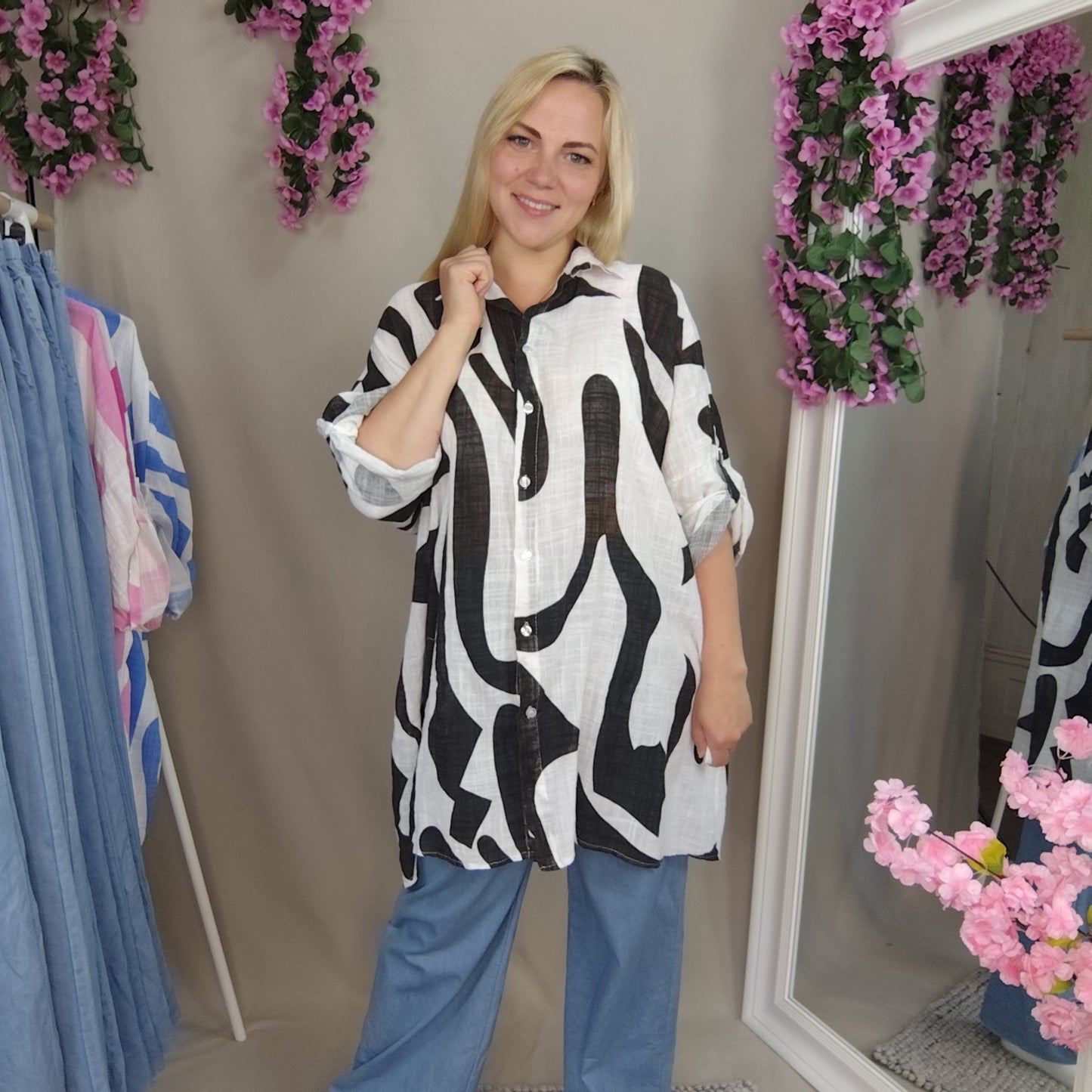 Longbluse in Schwarz-Weiß