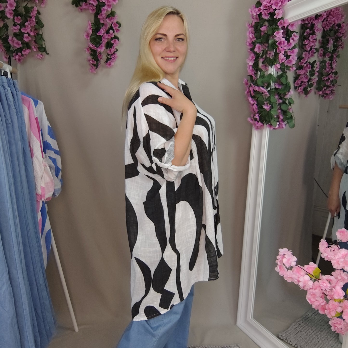 Longbluse in Schwarz-Weiß