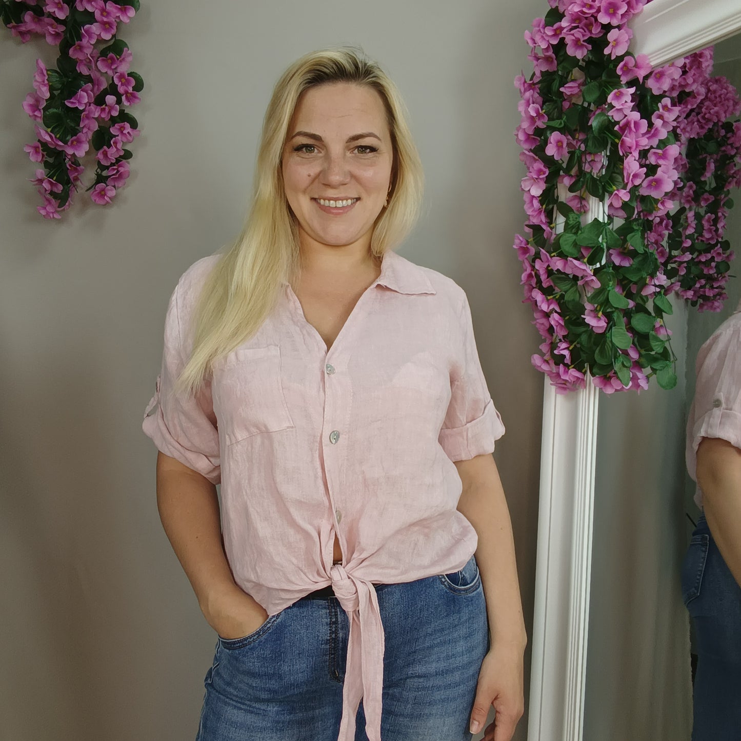 Kurze Leinenbluse zum Knoten in Rosa
