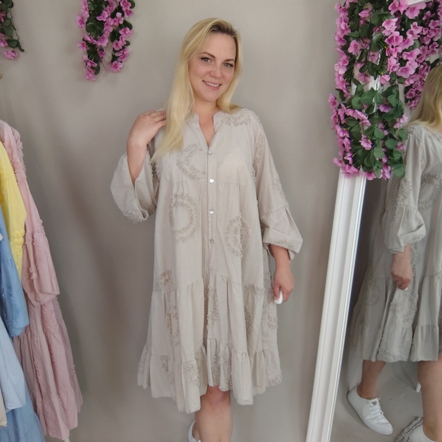 Luftiges Sommerkleid in Beige