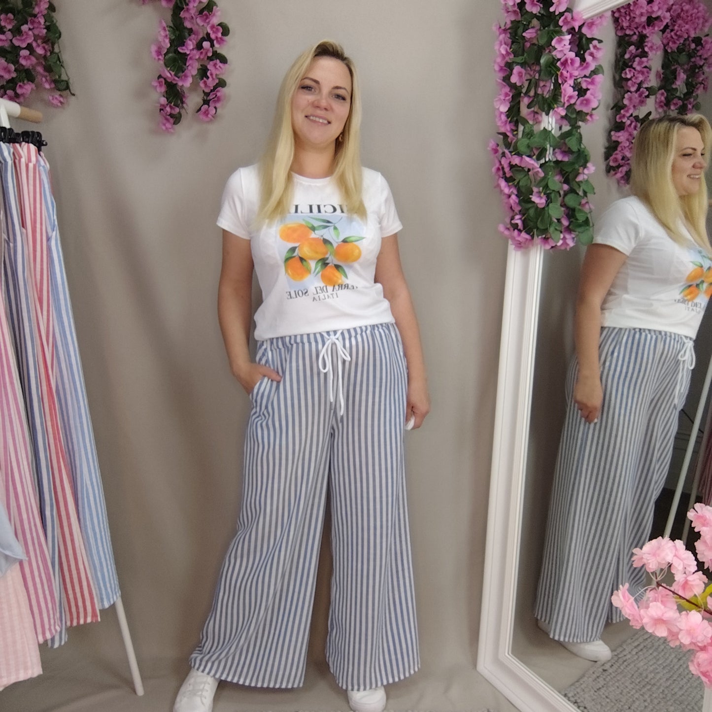 Gestreifte Sommerhose mit Kordelzug in Blau