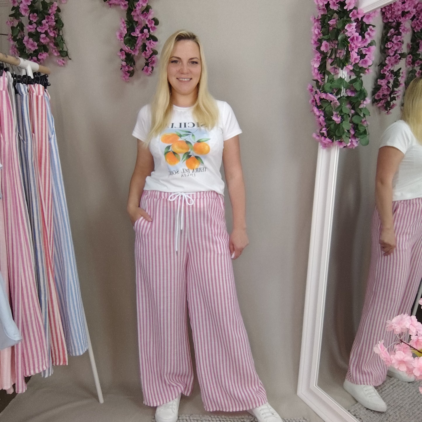 Gestreifte Sommerhose mit Kordelzug in Rosa