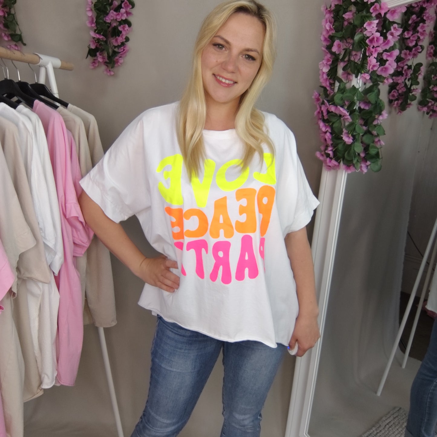 T-Shirt mit Aufdruck in Weiß