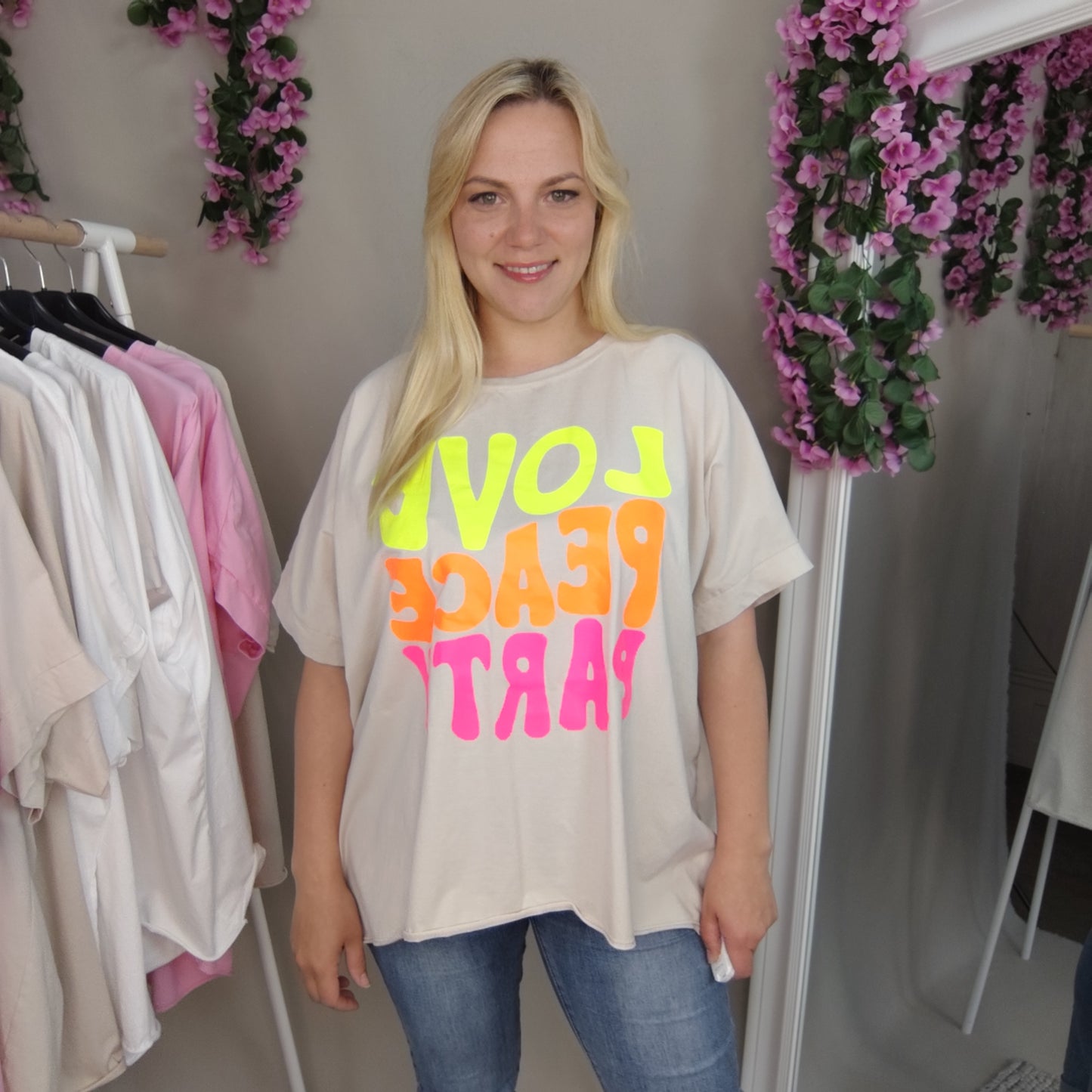 T-Shirt mit Aufdruck in Beige