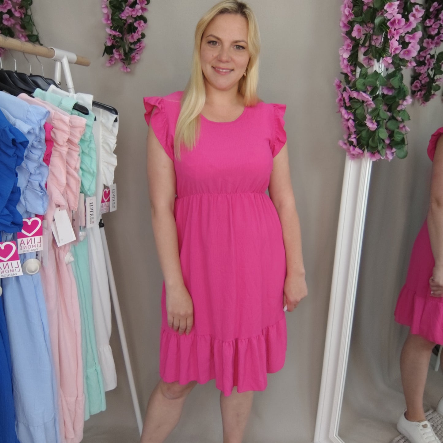 Kleid mit Rüschen in Pink