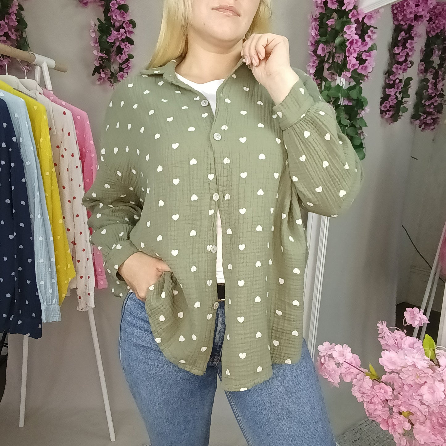 Musselin Bluse mit Herzchen in Olivgrün