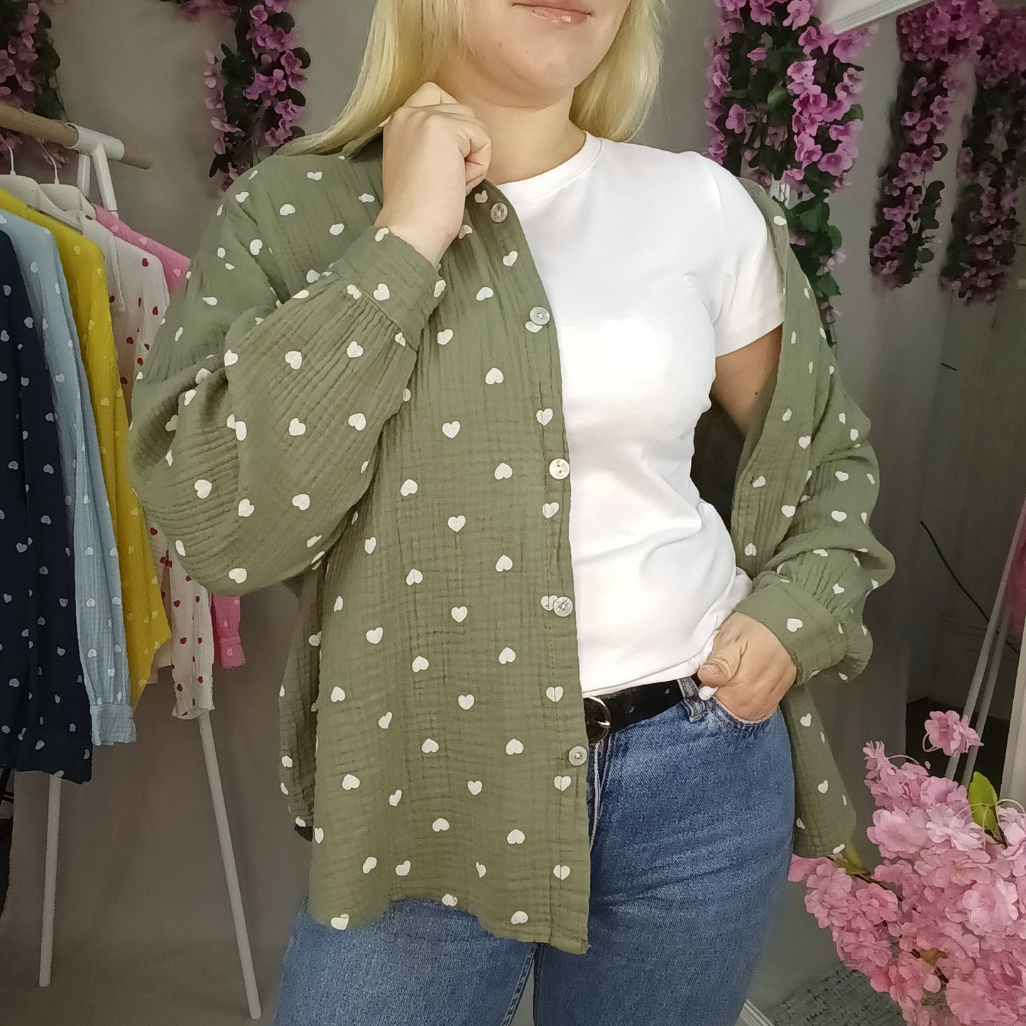 Musselin Bluse mit Herzchen in Olivgrün