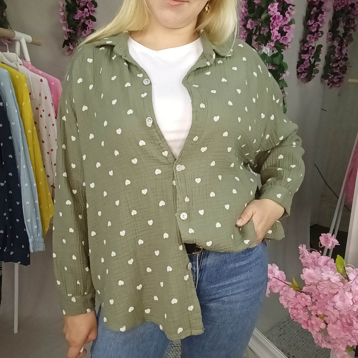 Musselin Bluse mit Herzchen in Olivgrün
