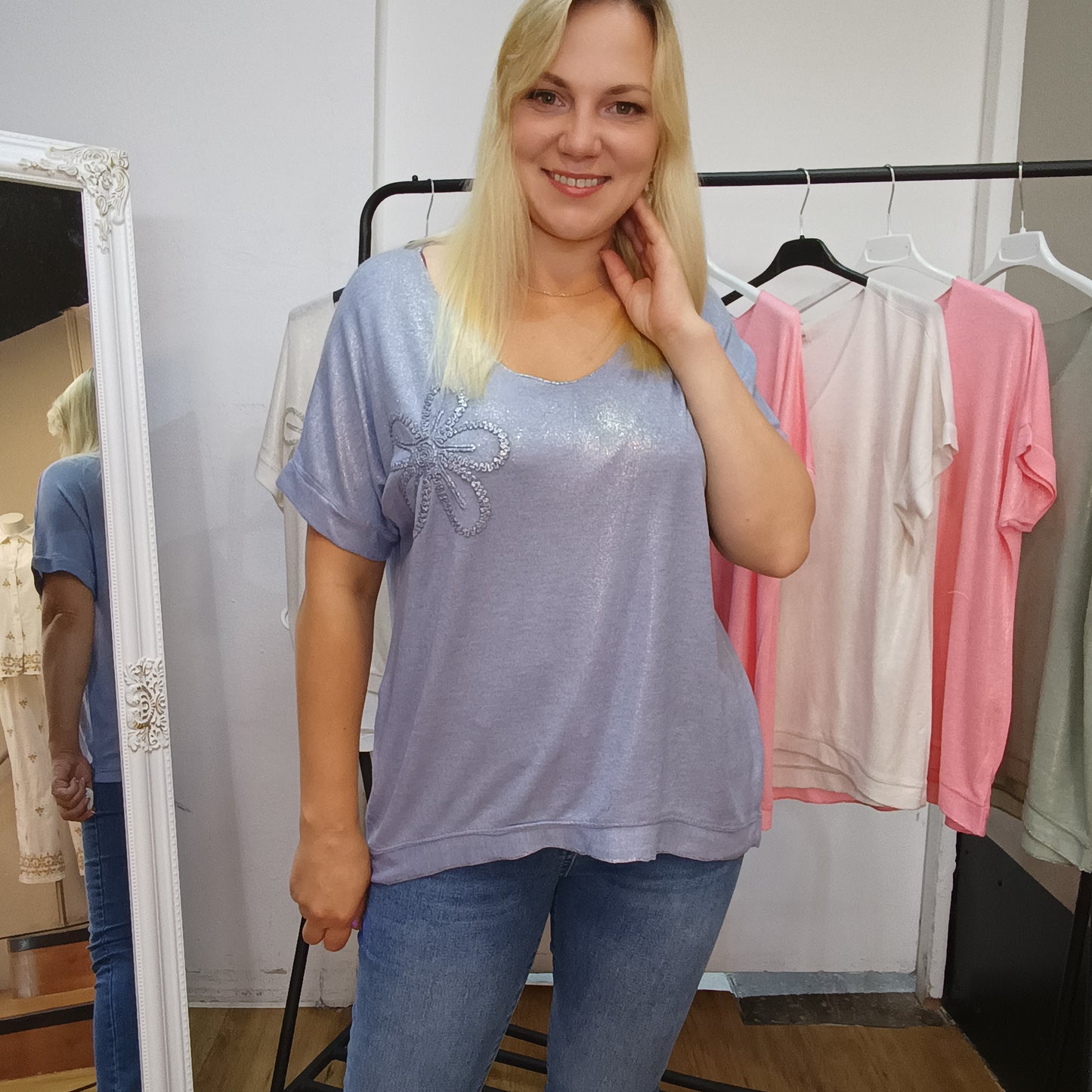 Schimmerndes Kurzarm-Shirt in Blau