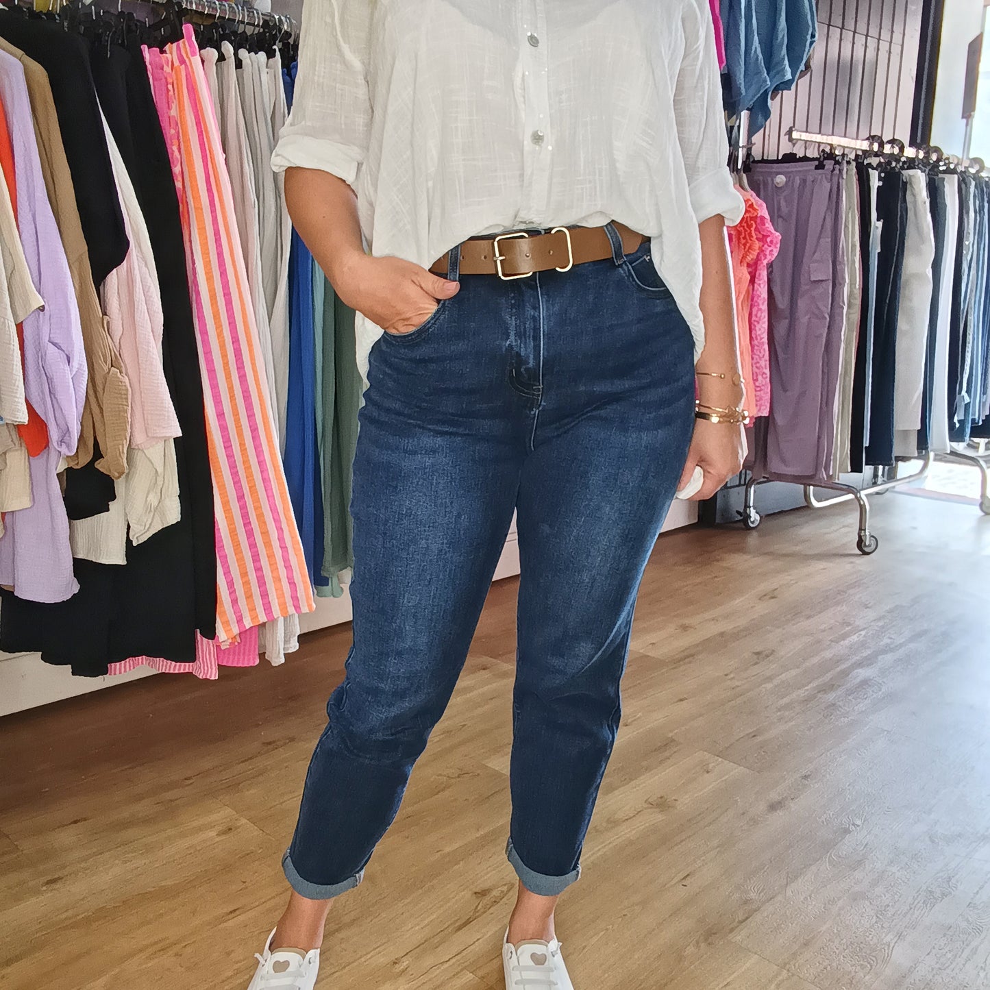 Slim Fit Jeans mit Gürtel