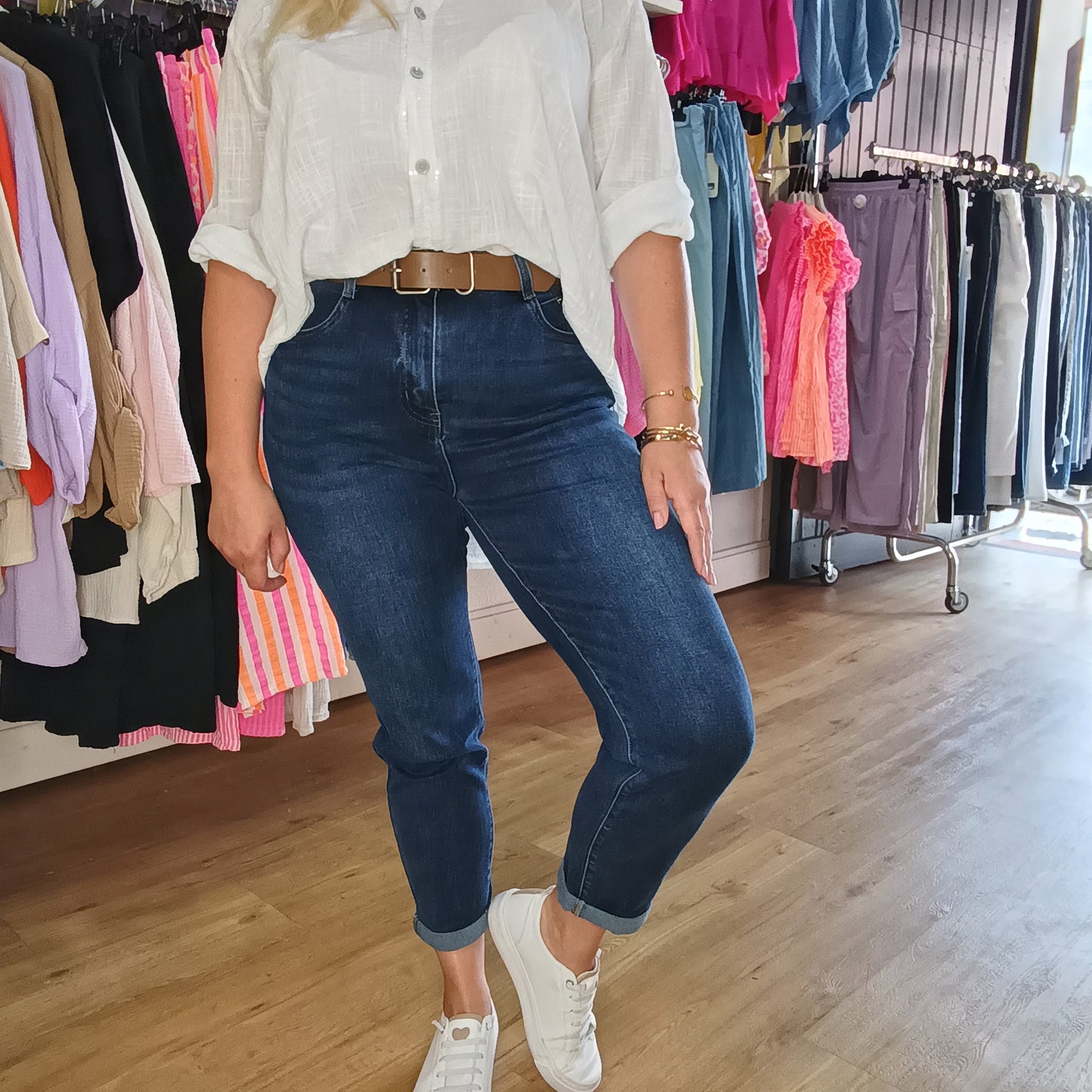 Slim Fit Jeans mit Gürtel