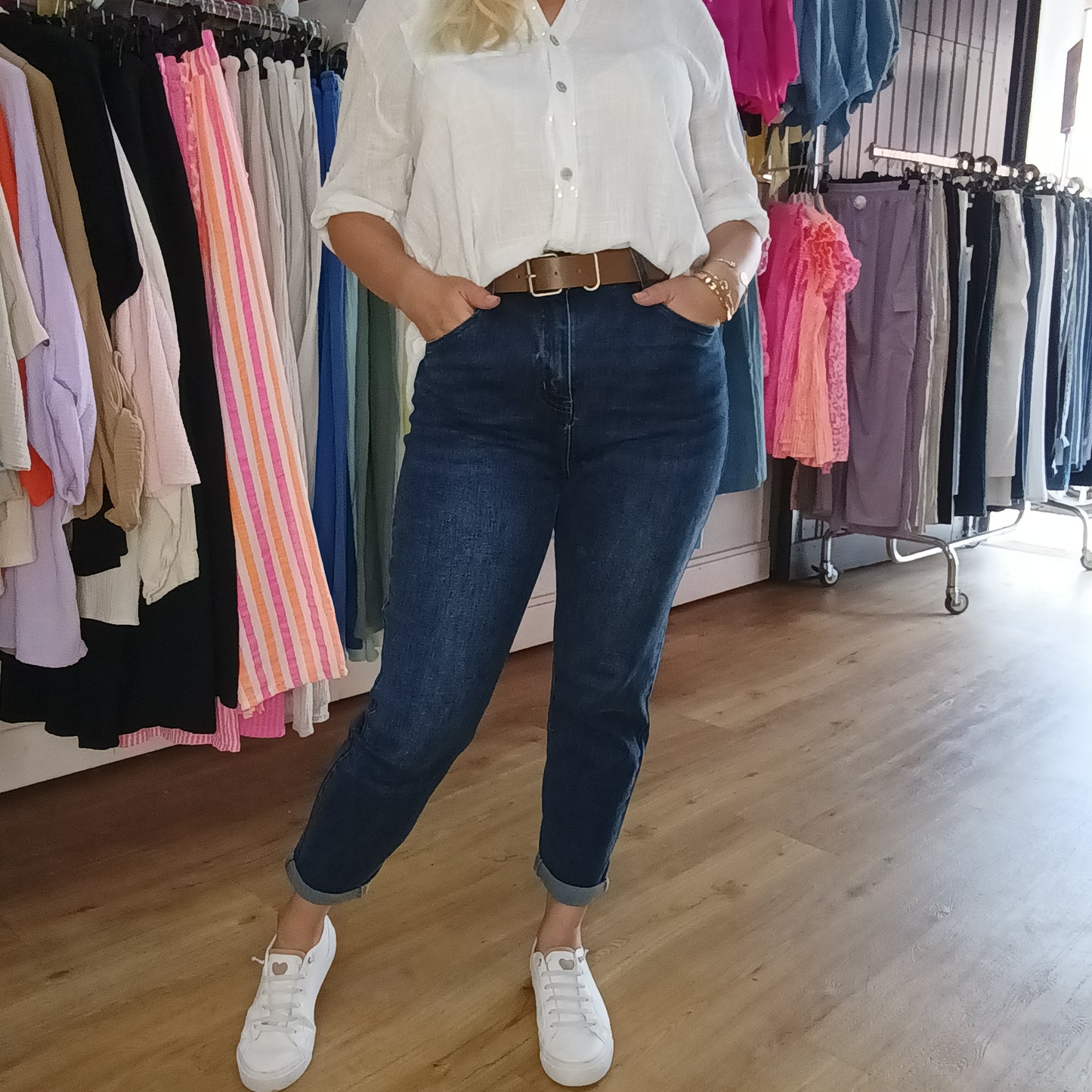 Slim Fit Jeans mit Gürtel