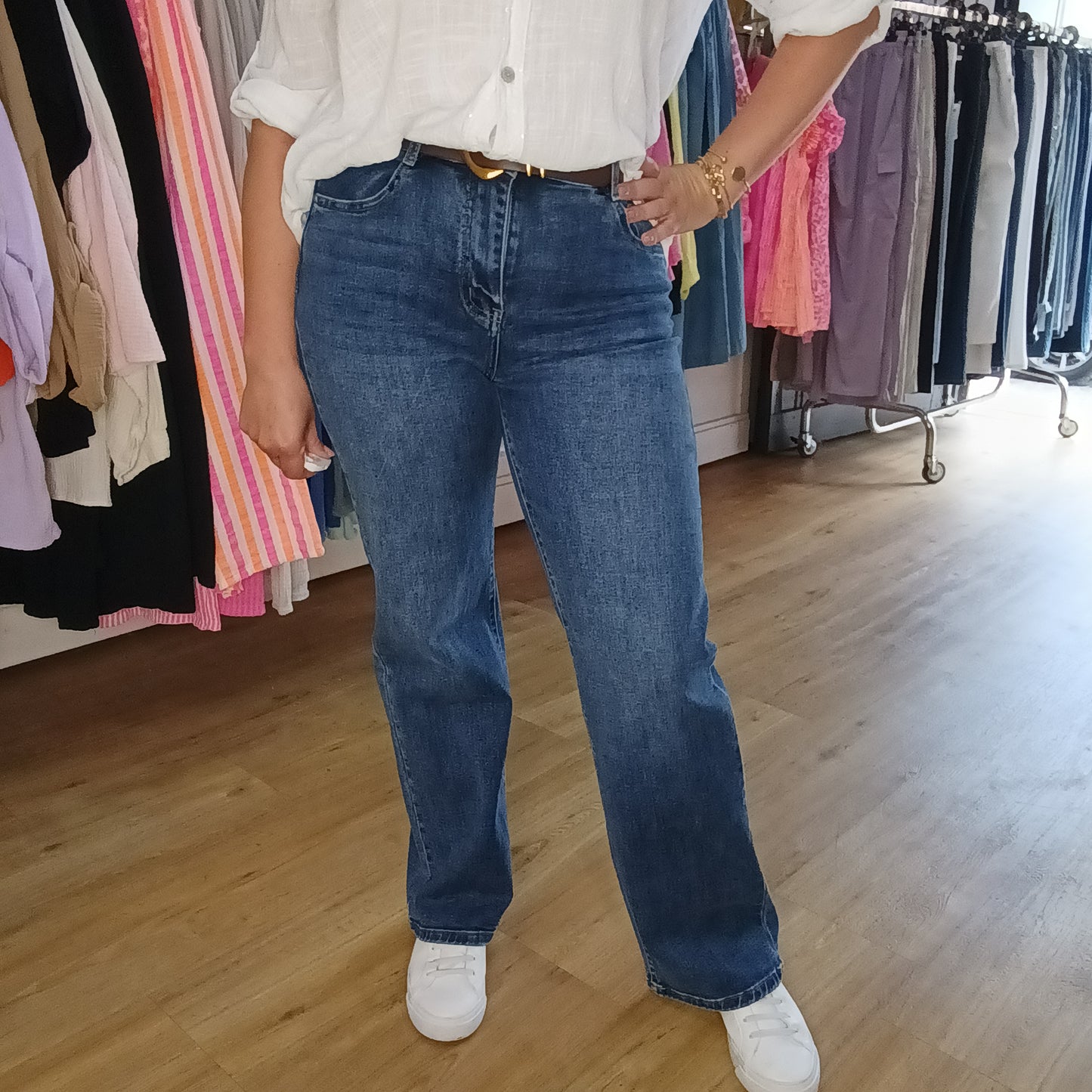 Wide Leg Jeans mit Gürtel