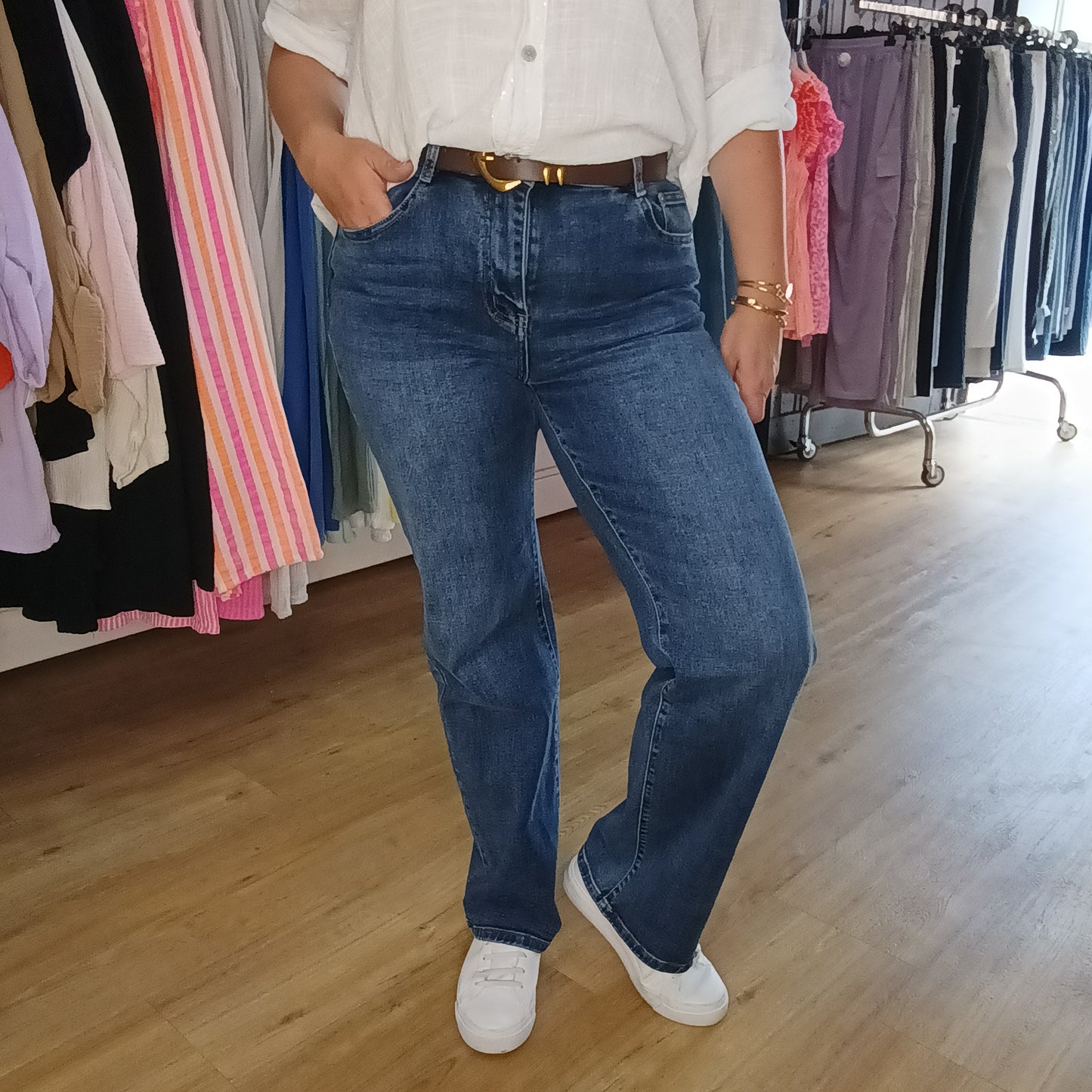 Wide Leg Jeans mit Gürtel