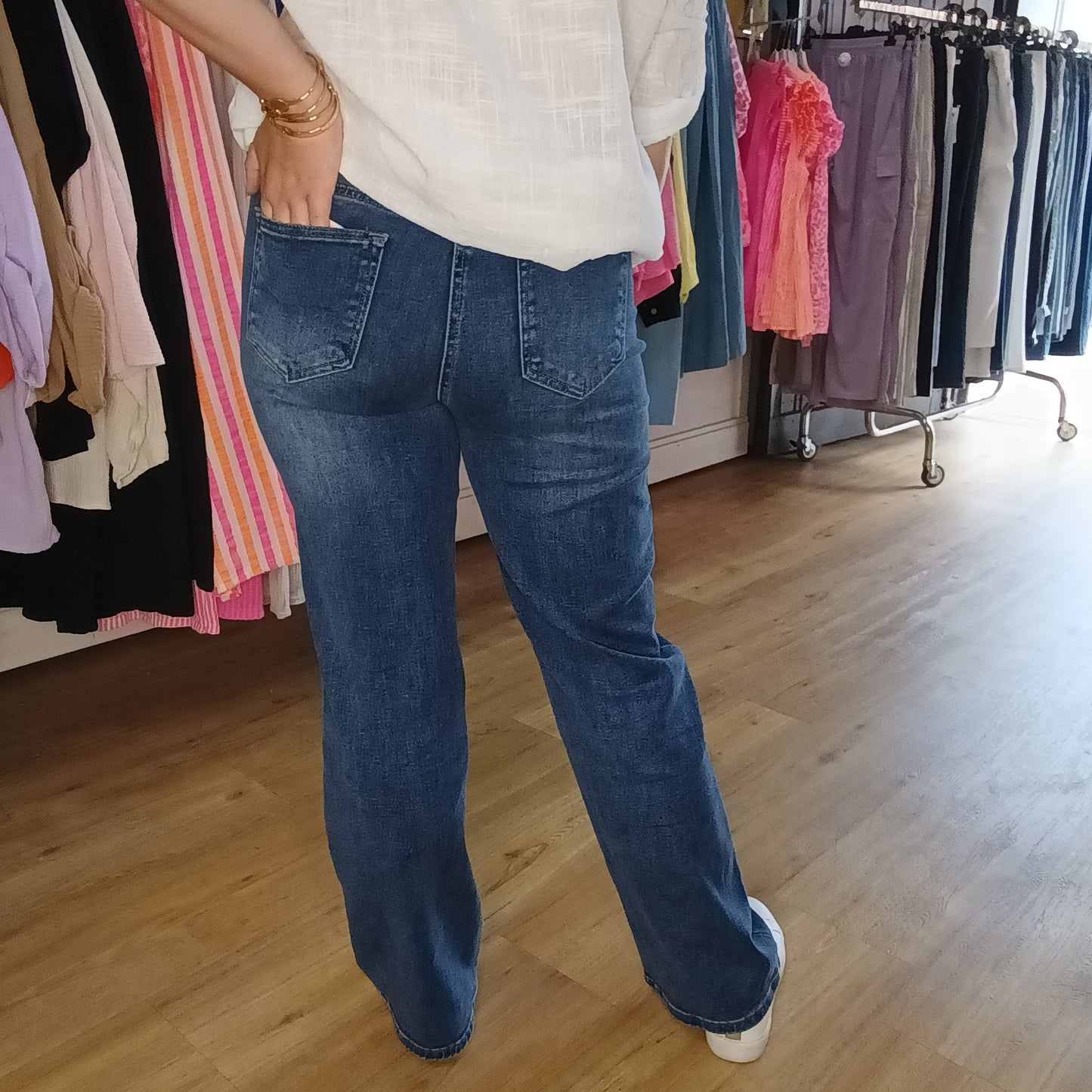 Wide Leg Jeans mit Gürtel