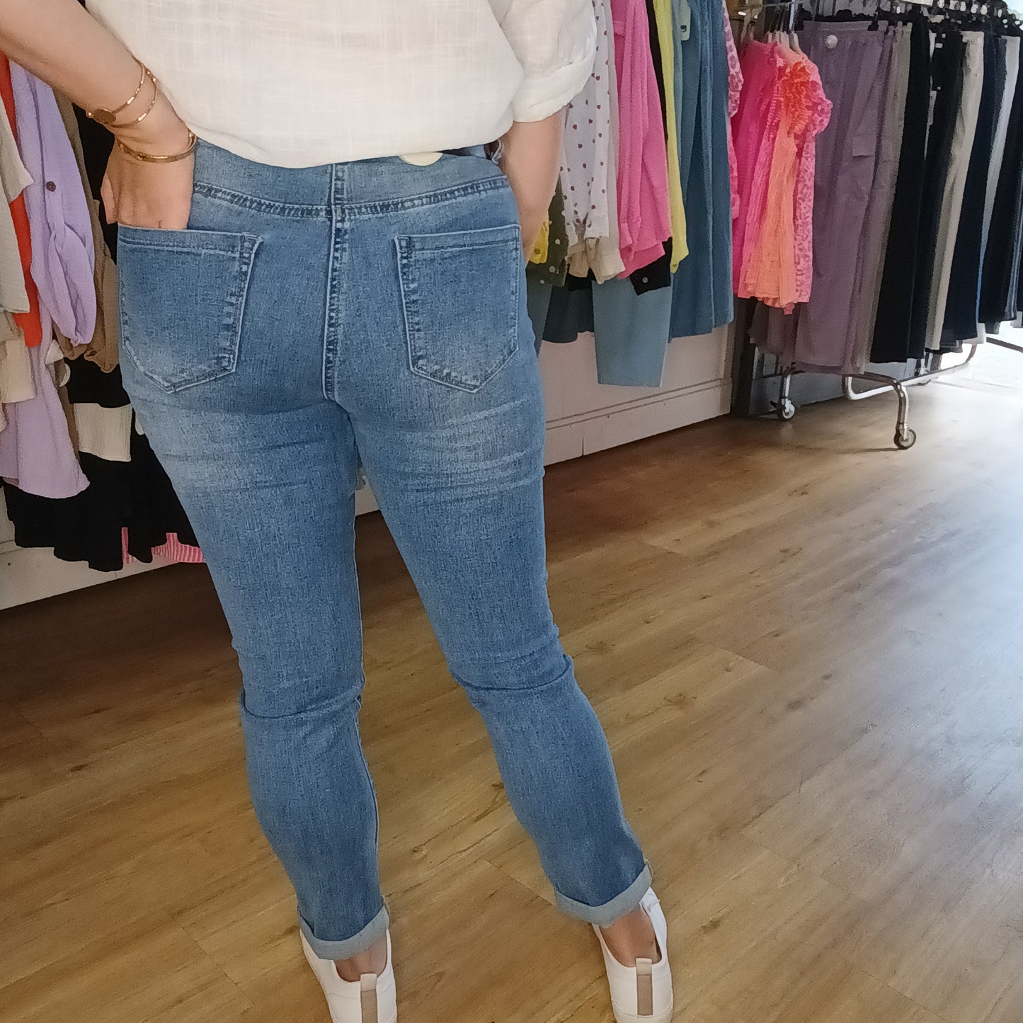 Slim Fit Jeans mit Gürtel