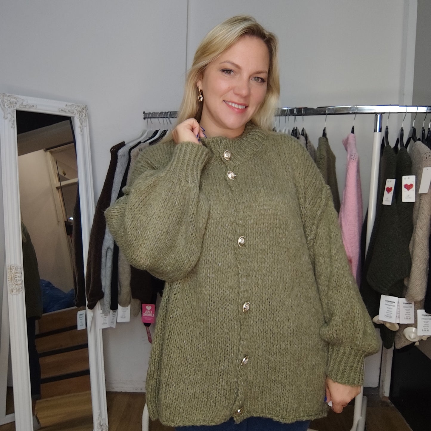 Strickjacke "Anni" in Olivgrün