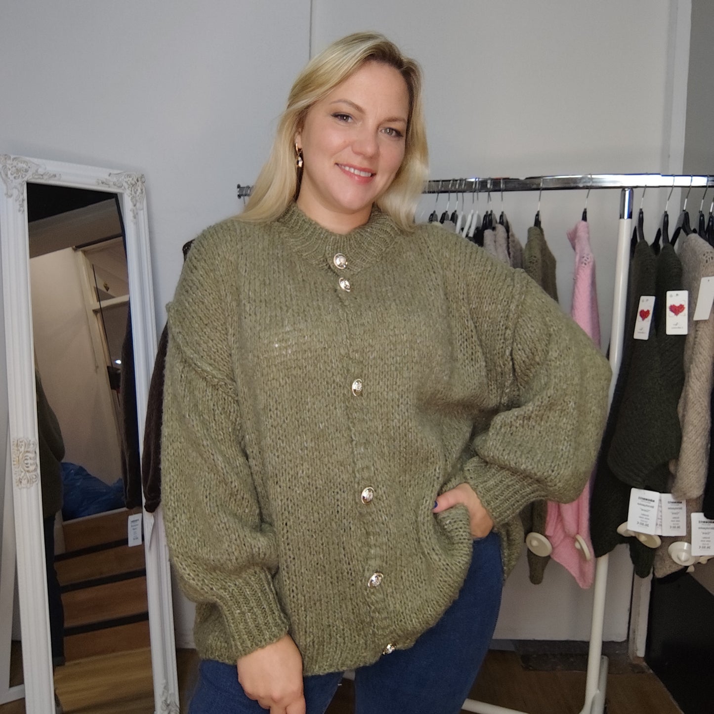 Strickjacke "Anni" in Olivgrün