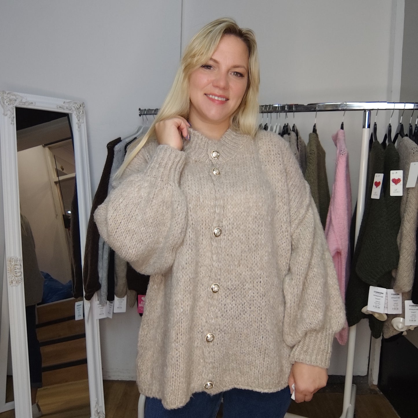 Strickjacke "Anni" in Beige
