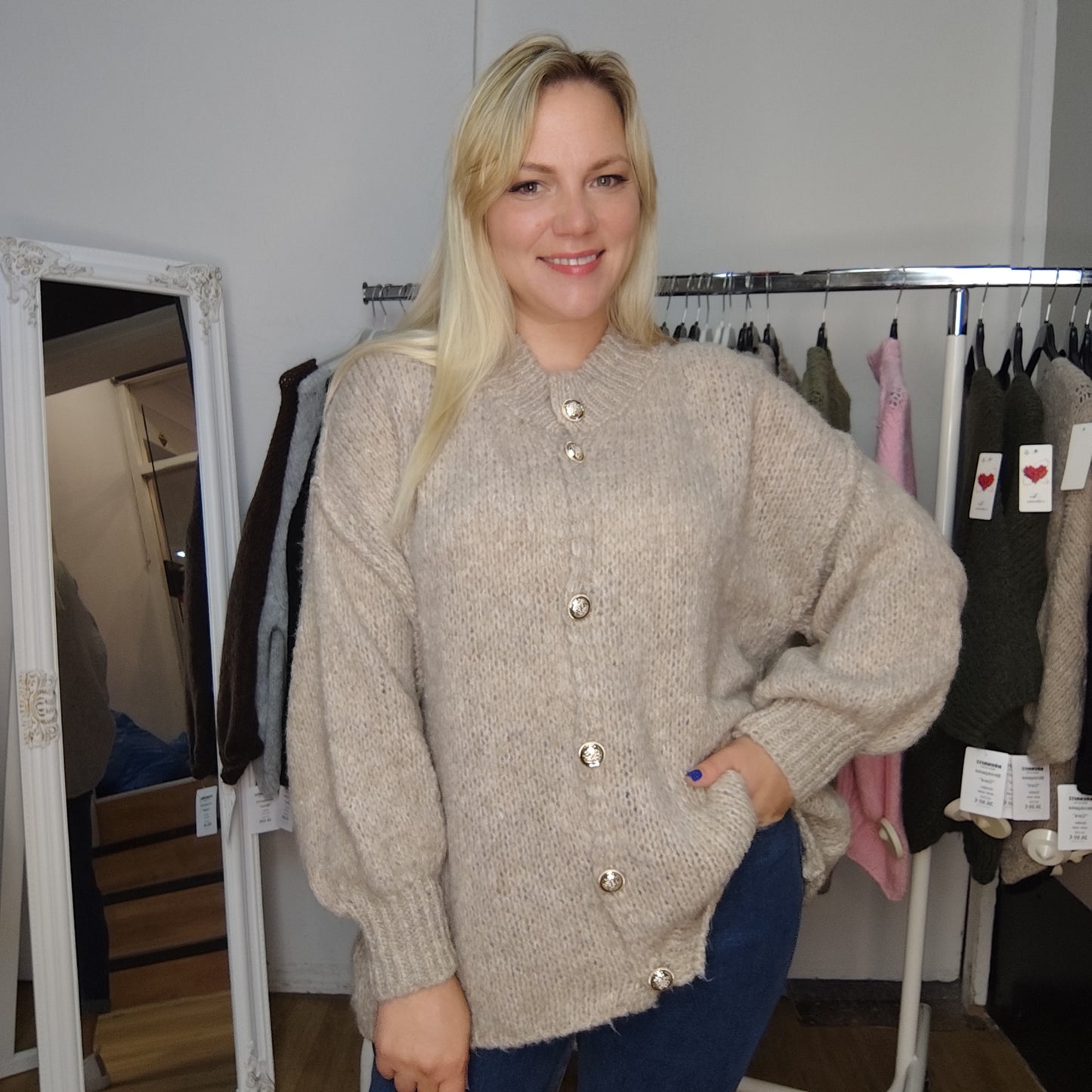 Strickjacke "Anni" in Beige