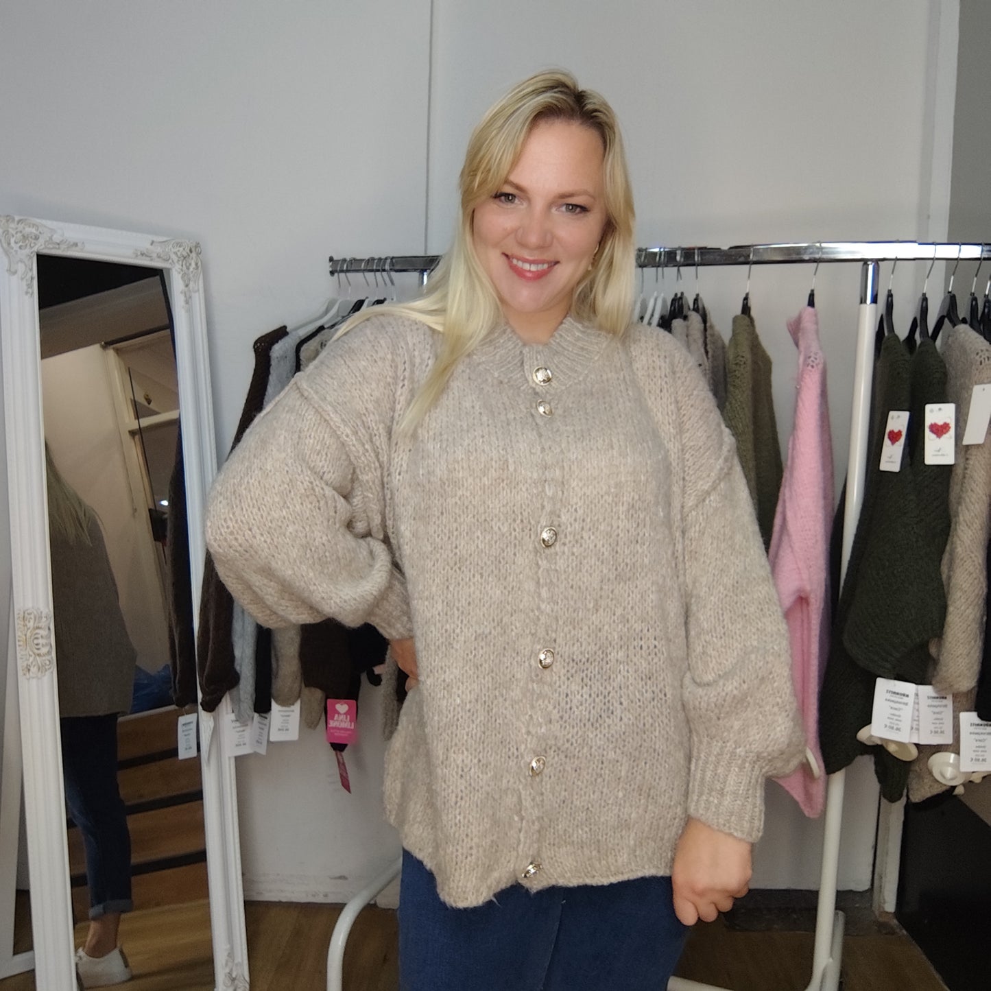 Strickjacke "Anni" in Beige