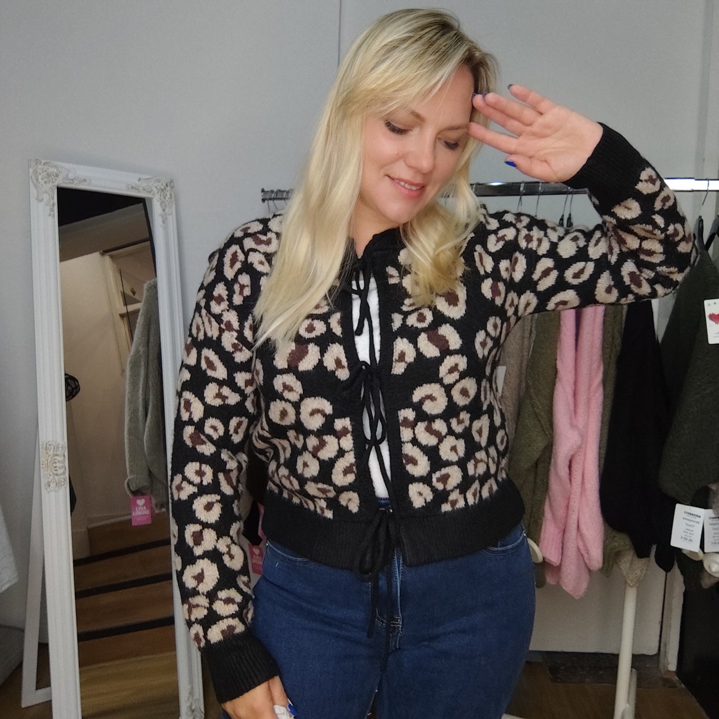 Strickjacke "Shakira" mit Leomuster in Schwarz