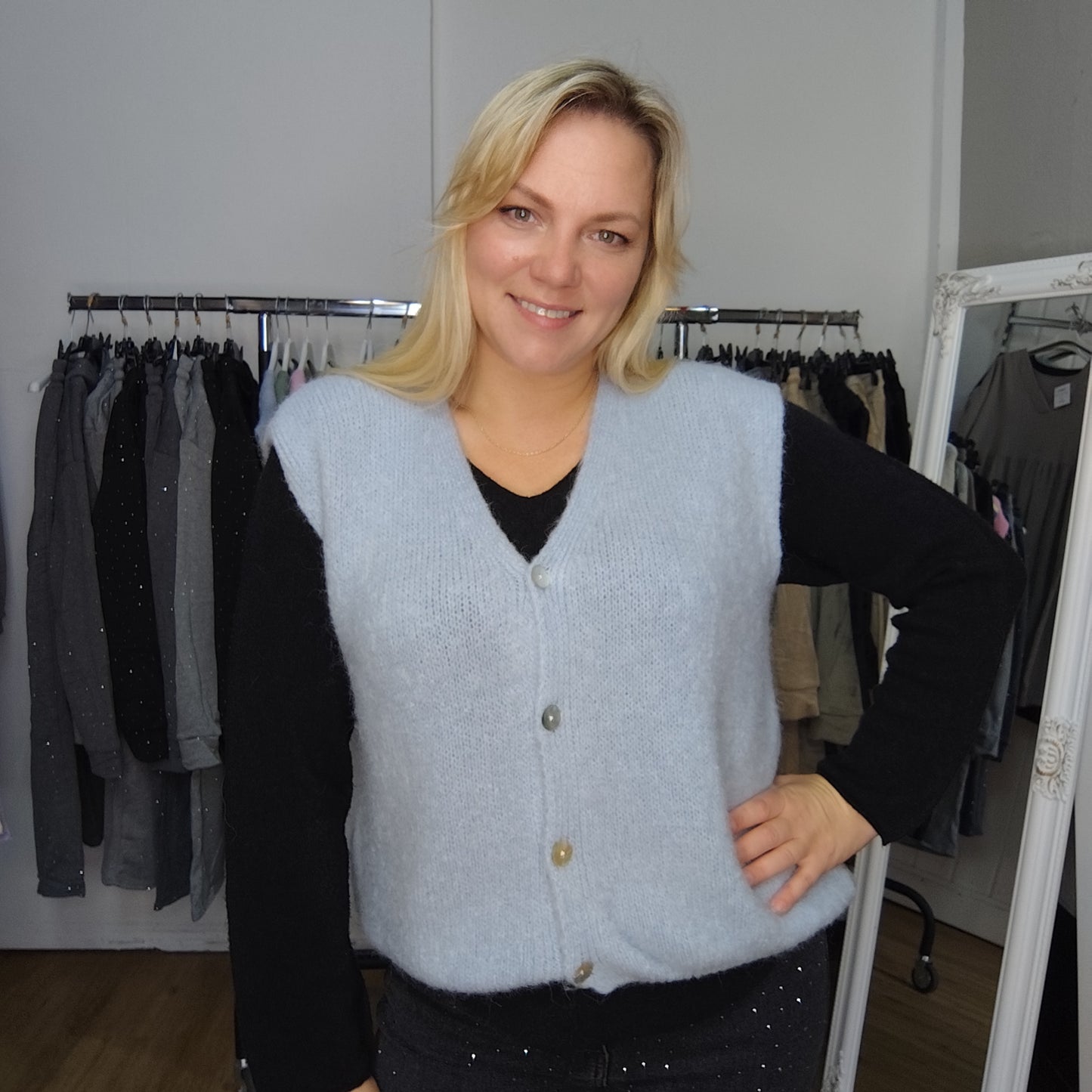 Strickweste "Lisa" in Hellblau