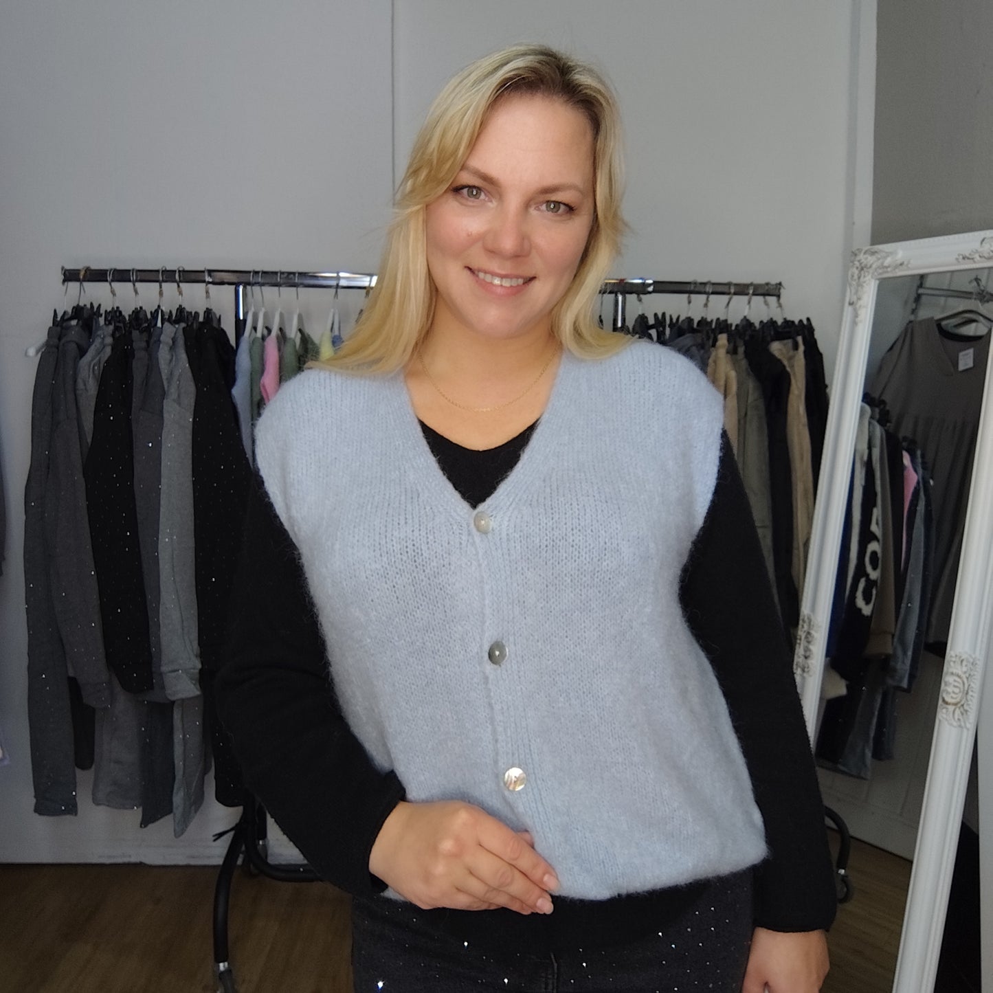 Strickweste "Lisa" in Hellblau