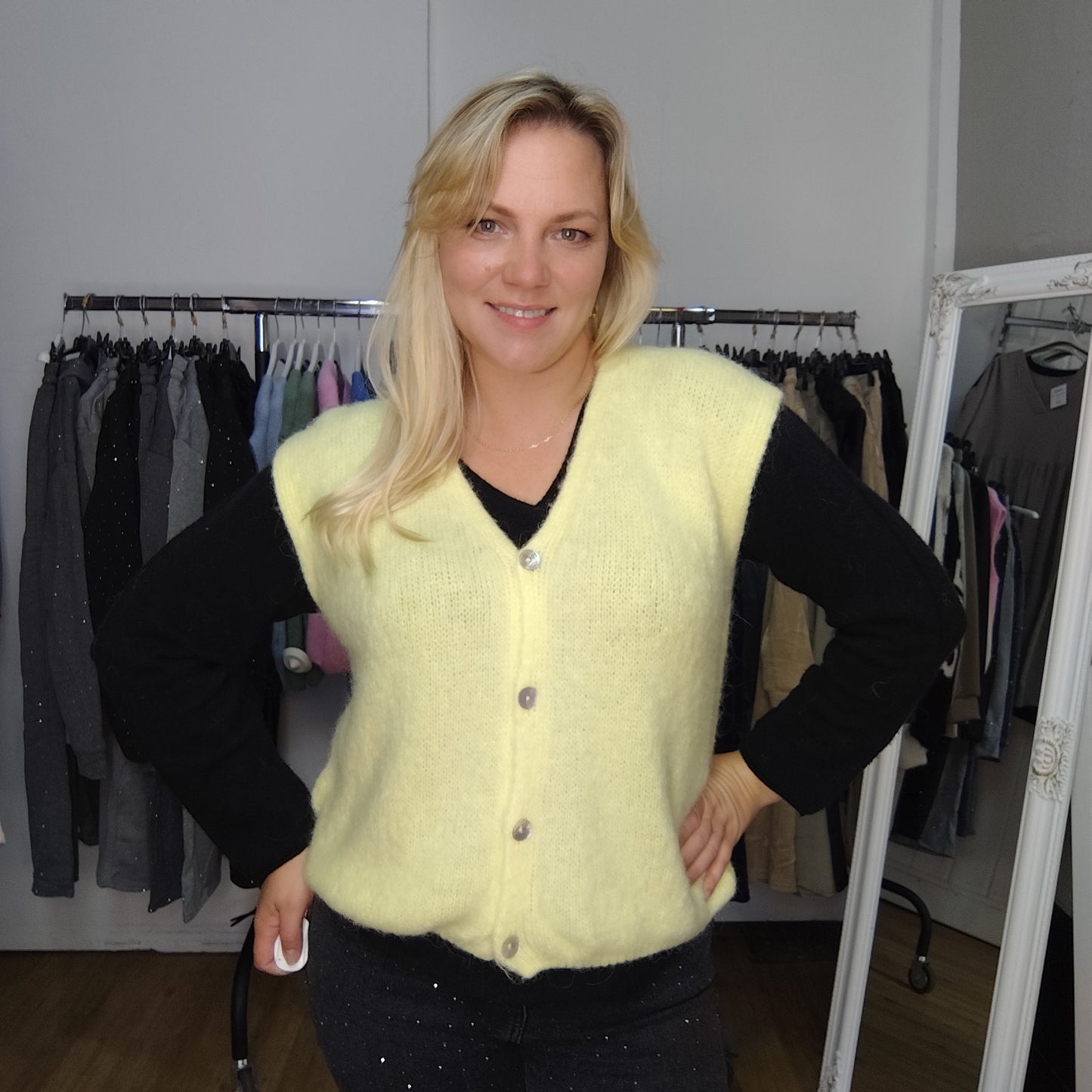 Strickweste "Lisa" in Pastellgelb