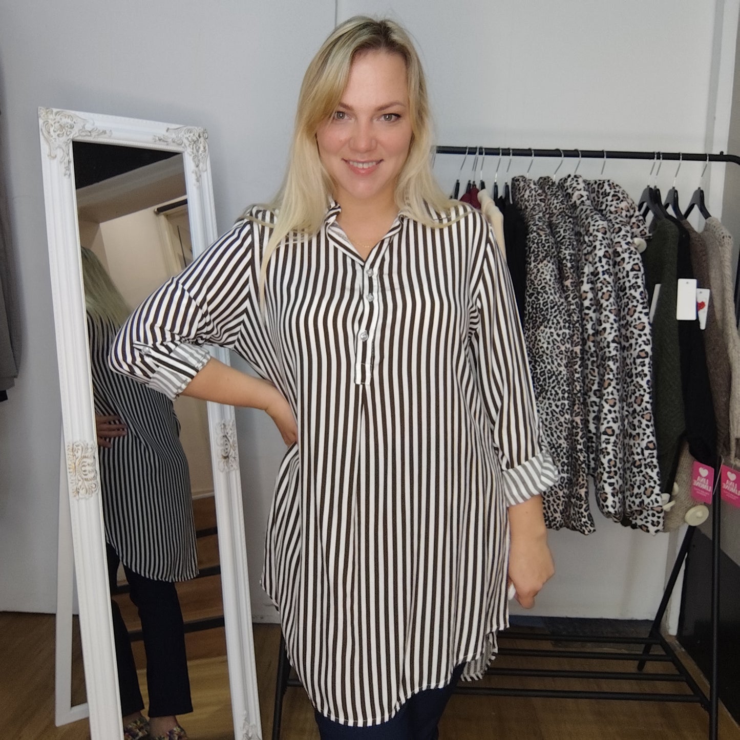 Gestreifte Longbluse "Regina" in Dunkelbraun-Weiß
