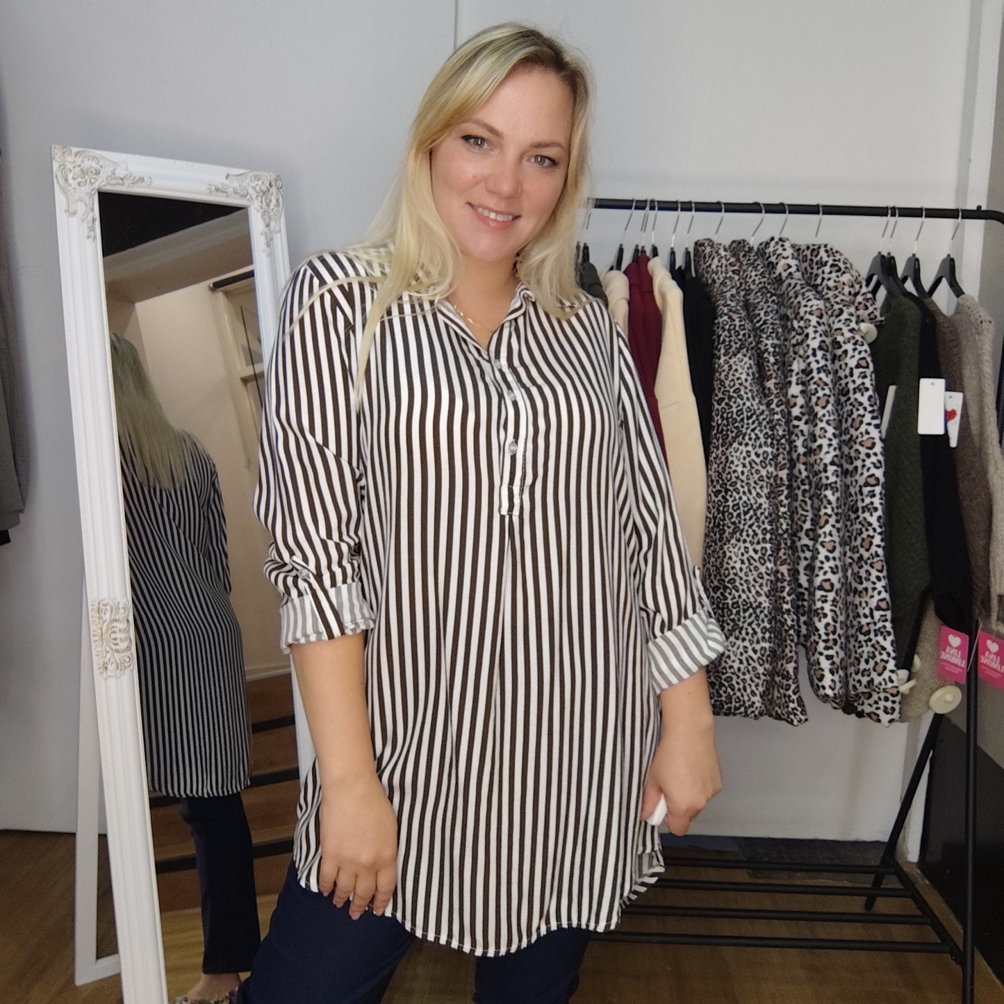 Gestreifte Longbluse "Regina" in Dunkelbraun-Weiß
