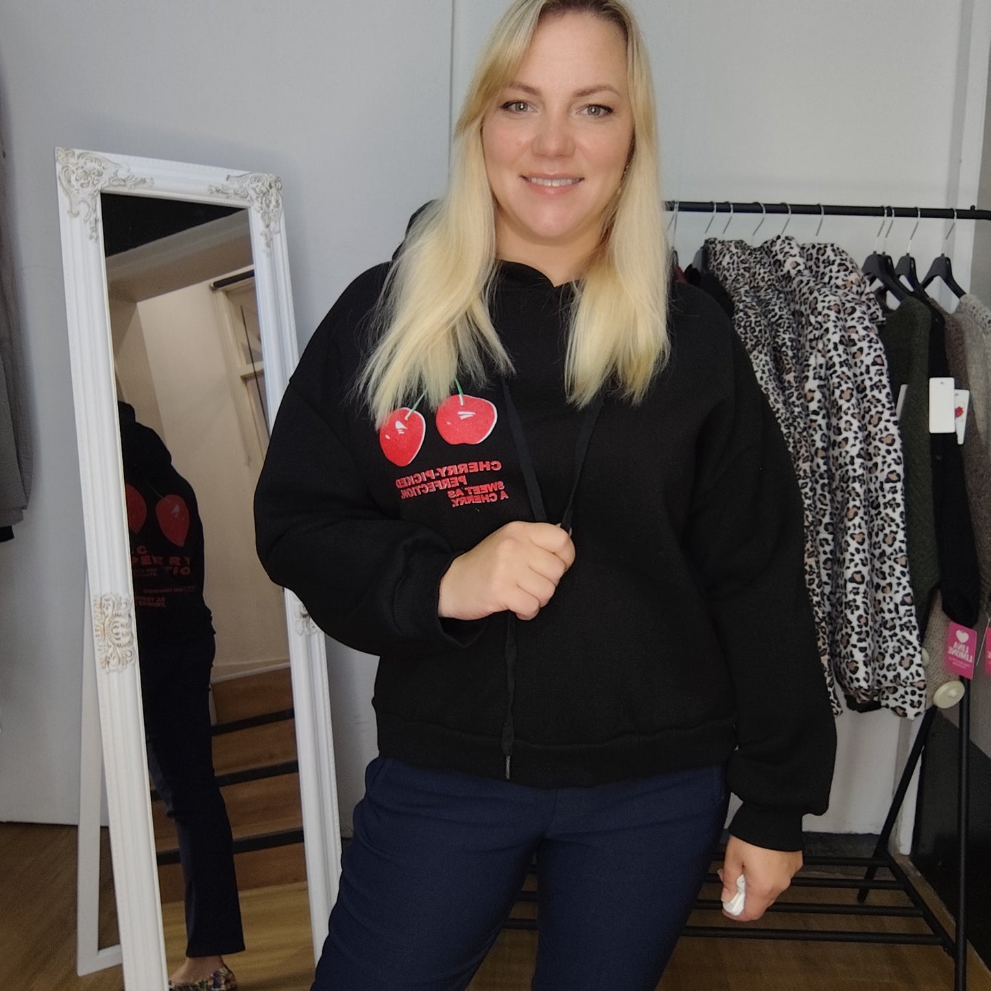 Pullover "Cherry" in Schwarz