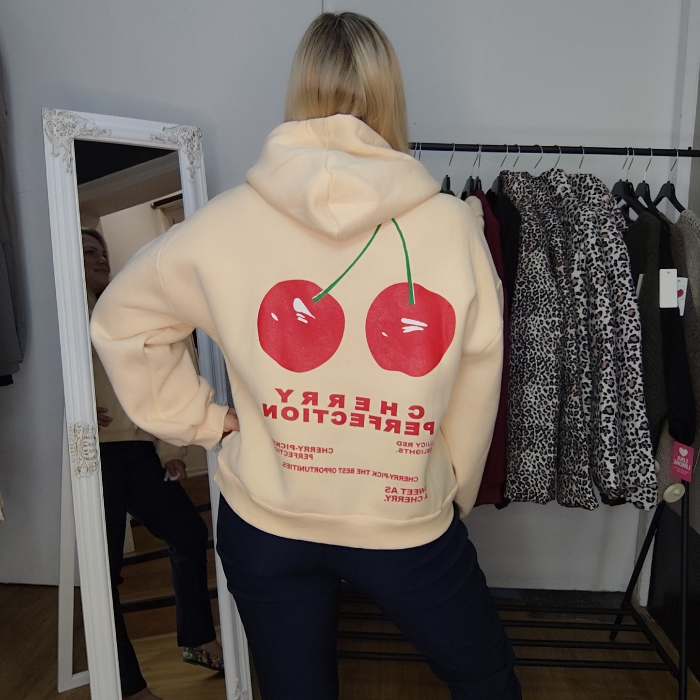 Pullover "Cherry" in Beige