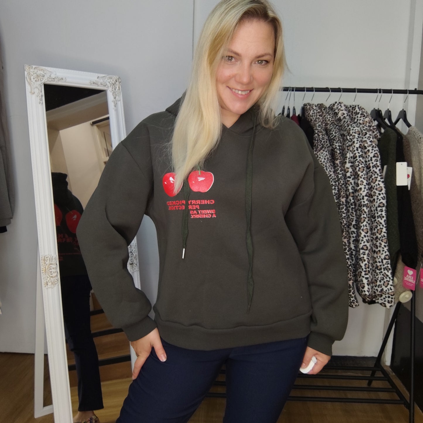 Pullover "Cherry" in Olivgrün