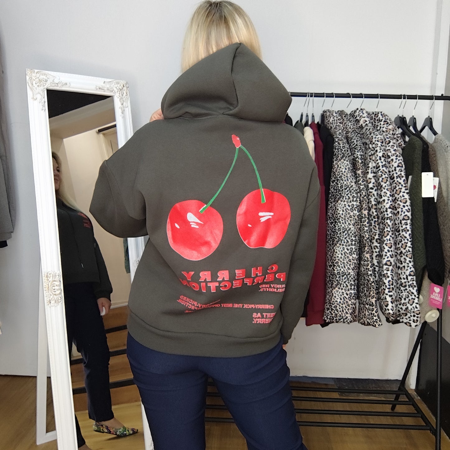 Pullover "Cherry" in Olivgrün