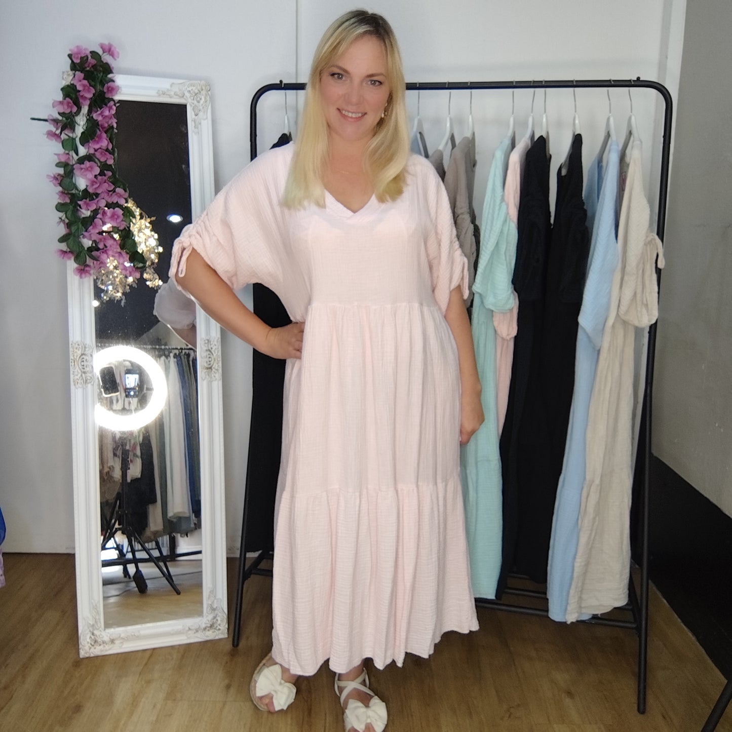 Musselin Kleid mit Raffung am Ärmel in Rosa