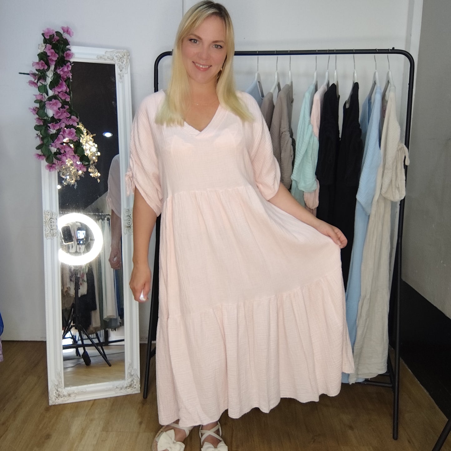 Musselin Kleid mit Raffung am Ärmel in Rosa