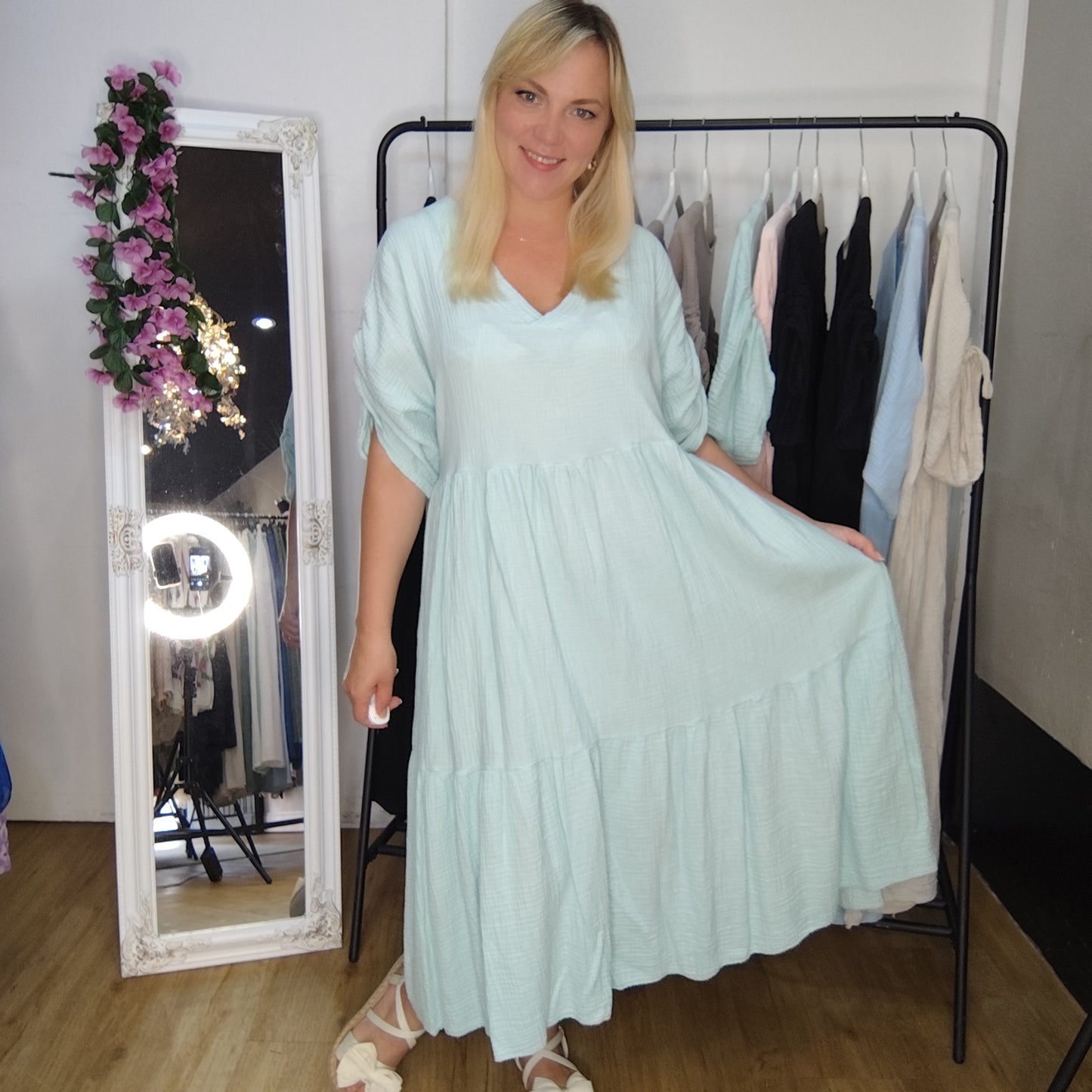 Musselin Kleid mit Raffung am Ärmel in Türkis