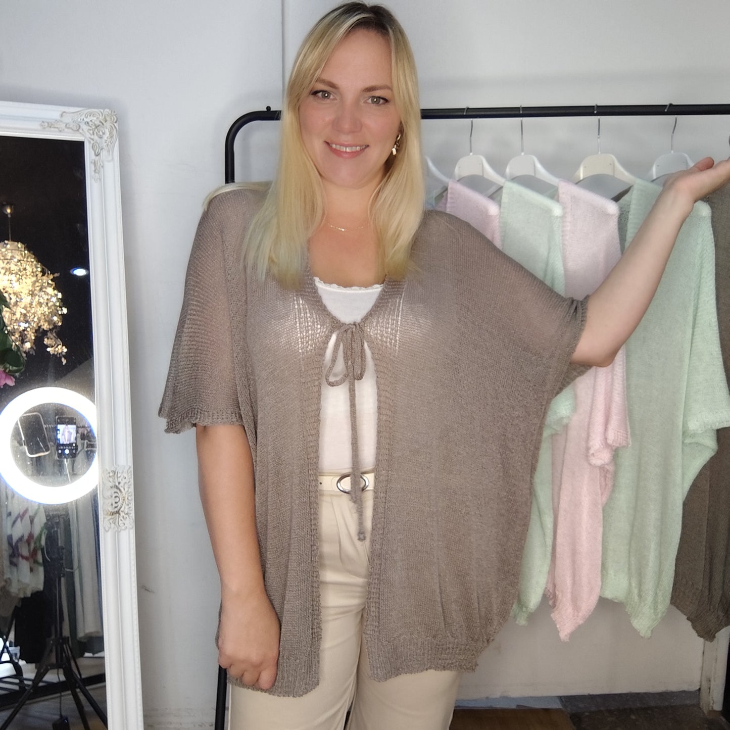 Feinstrickjacke in Braun