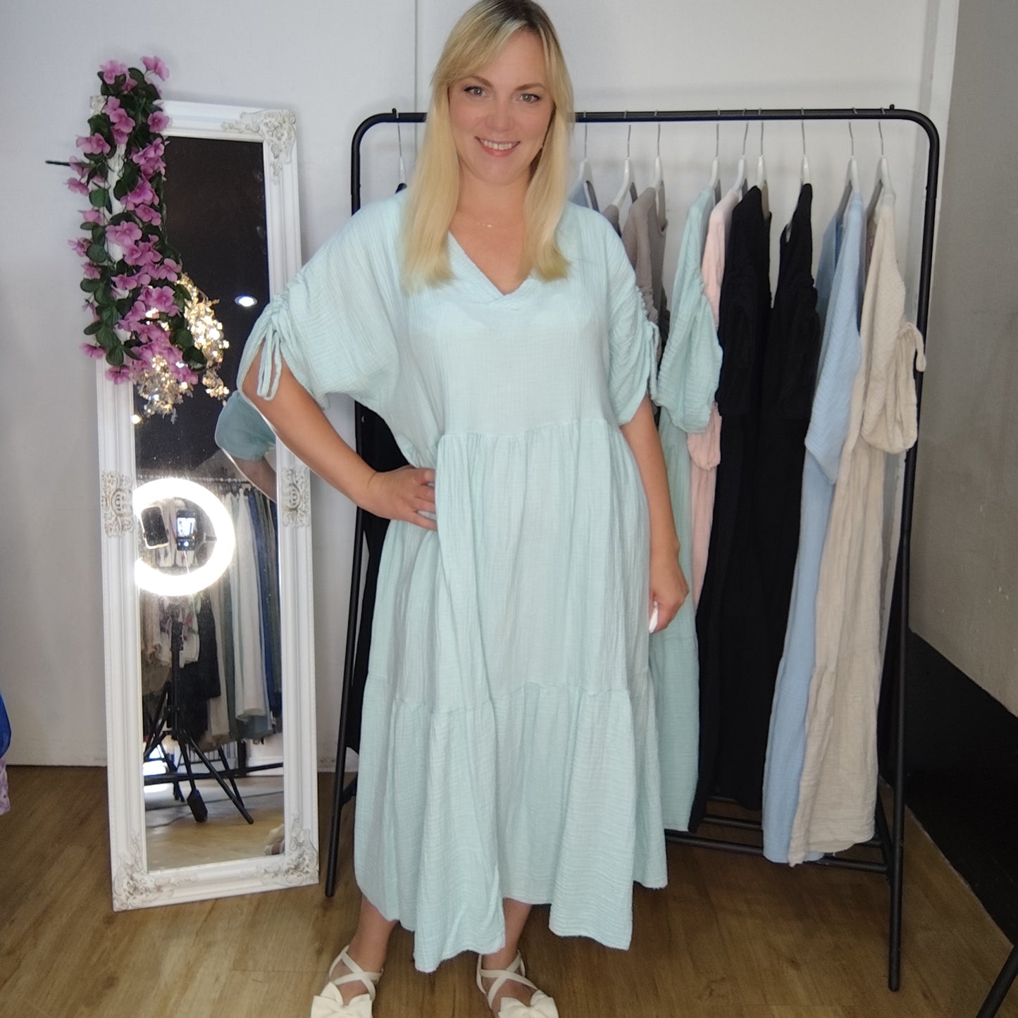 Musselin Kleid mit Raffung am Ärmel in Türkis