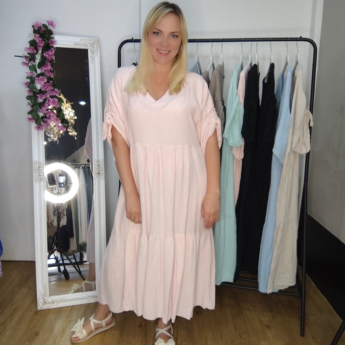 Musselin Kleid mit Raffung am Ärmel in Rosa
